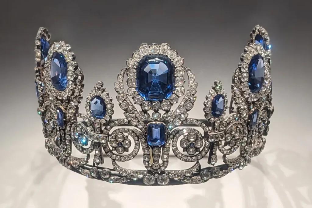 Diadème du parure de saphirs de la reine Marie-Amélie et de la reine Hortense
